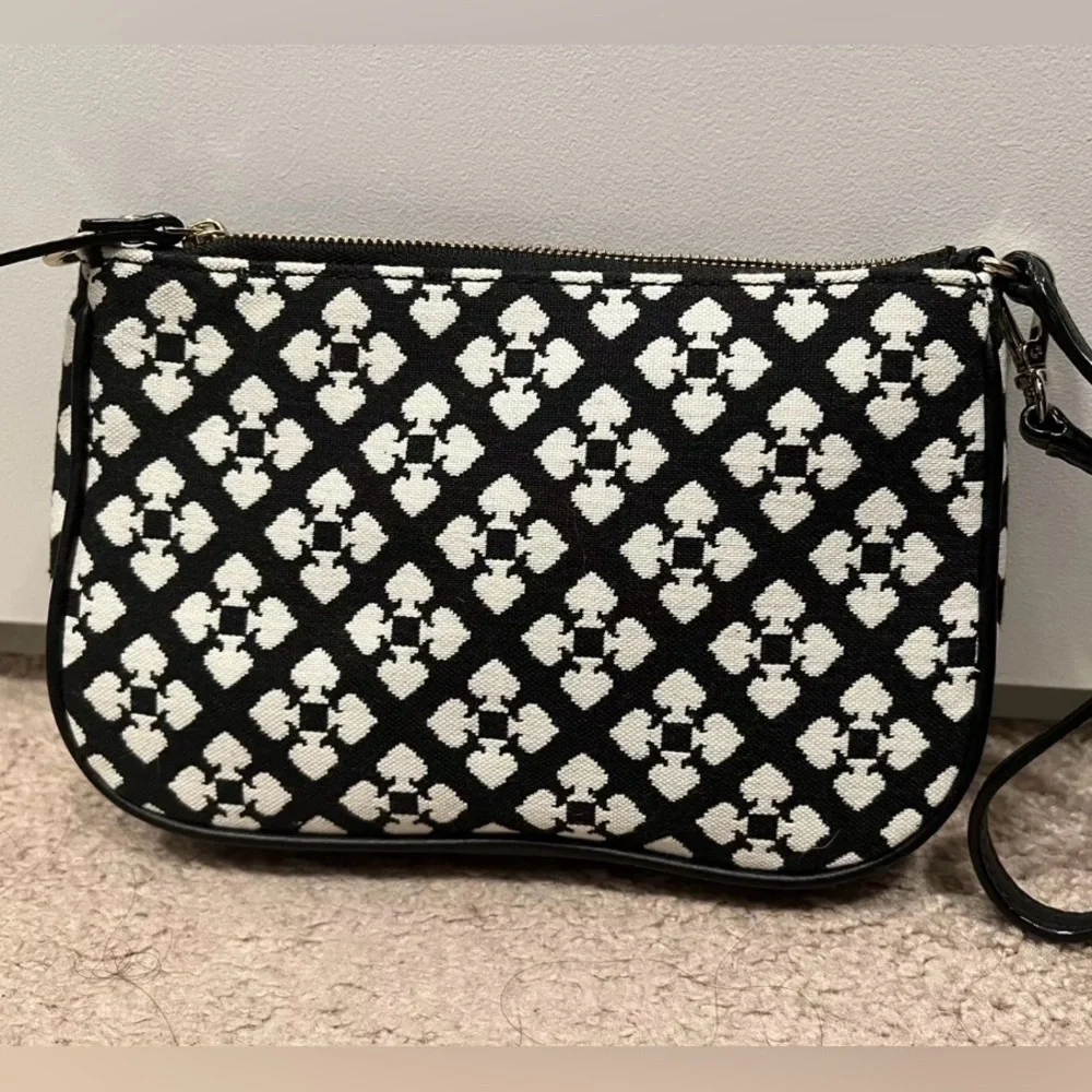 🆕 Kate Spade Wristlet Classic - Picture 3 of 4